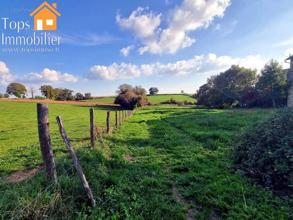 Maison à RIEUPEYROUX