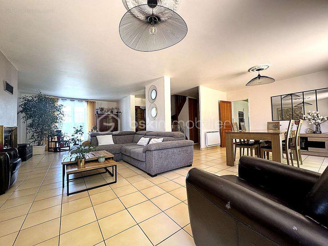 Maison à MAROLLES-EN-HUREPOIX