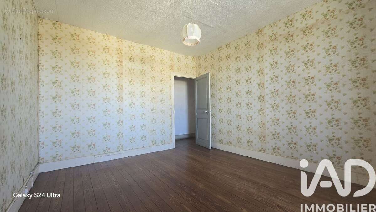 Maison 111 m² à Sennecay  - photo 2