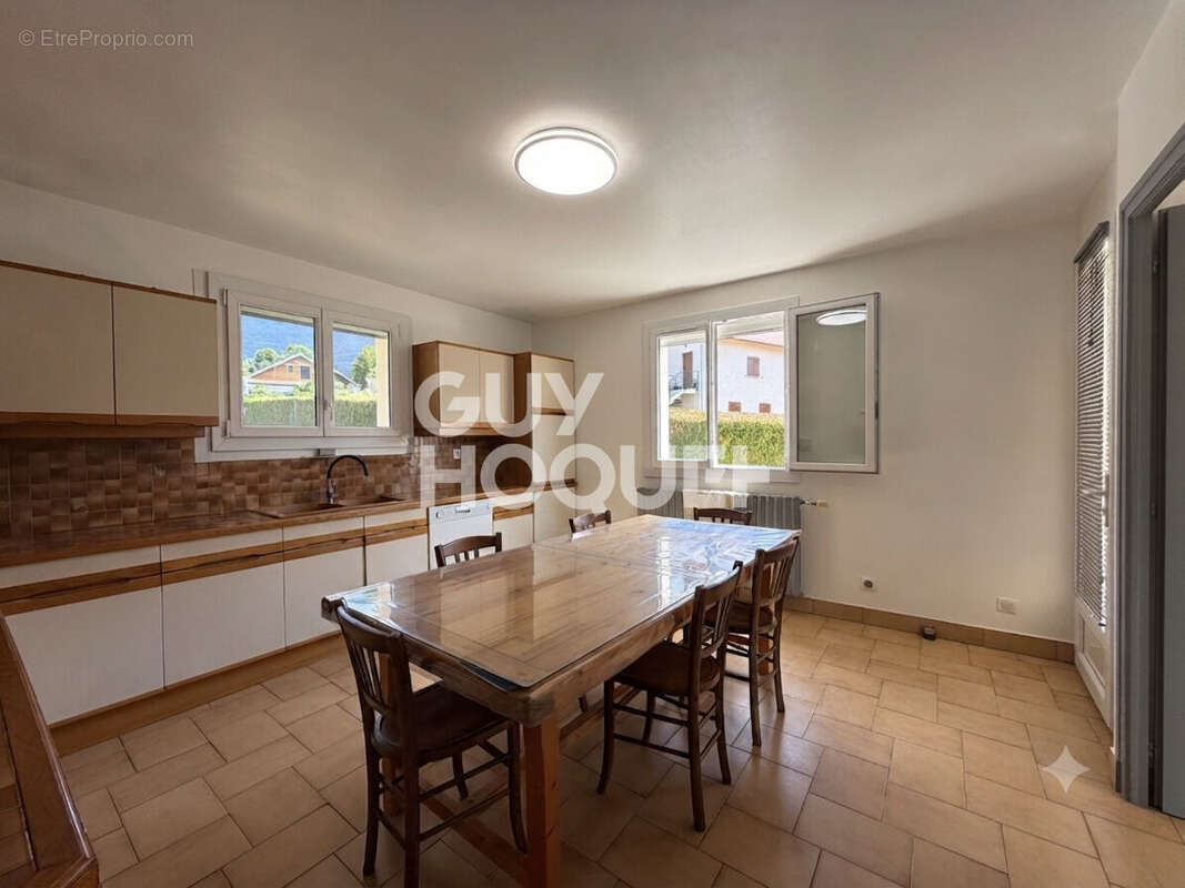 Maison familiale de 184 m² avec terrain de 1 800 m², vue dégagée et fort potentiel ? Grésy-sur-Aix - photo 4
