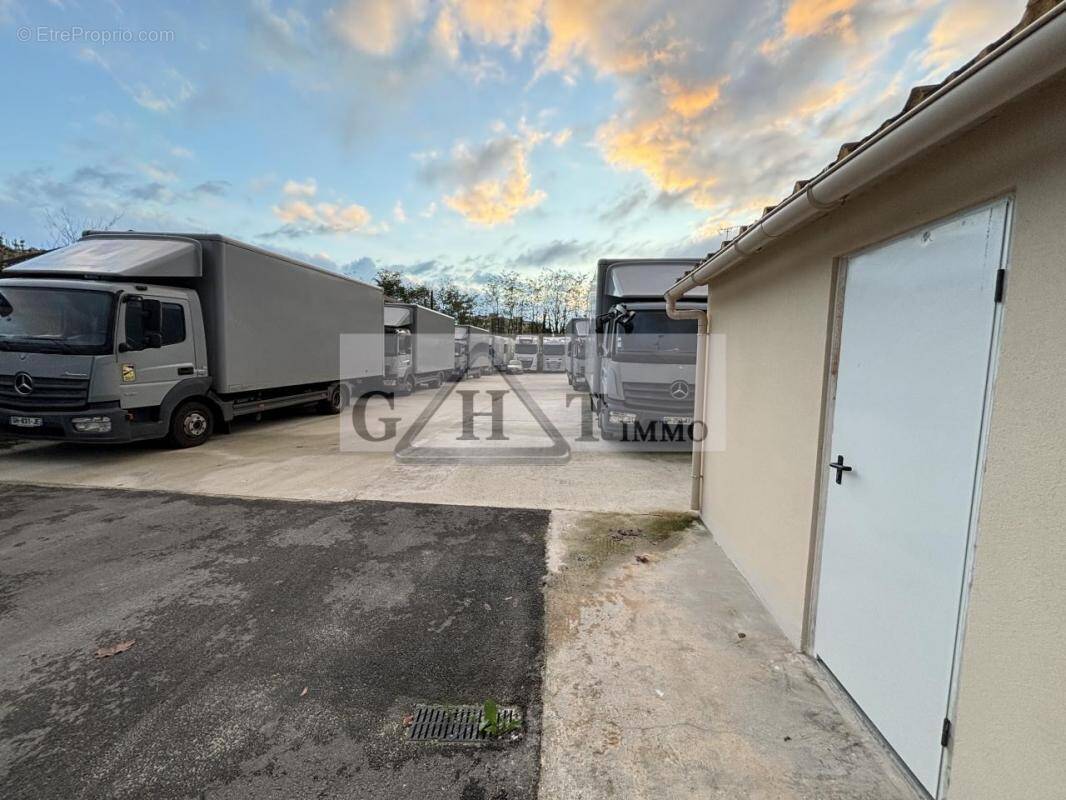 Commerce à VIRY-CHATILLON