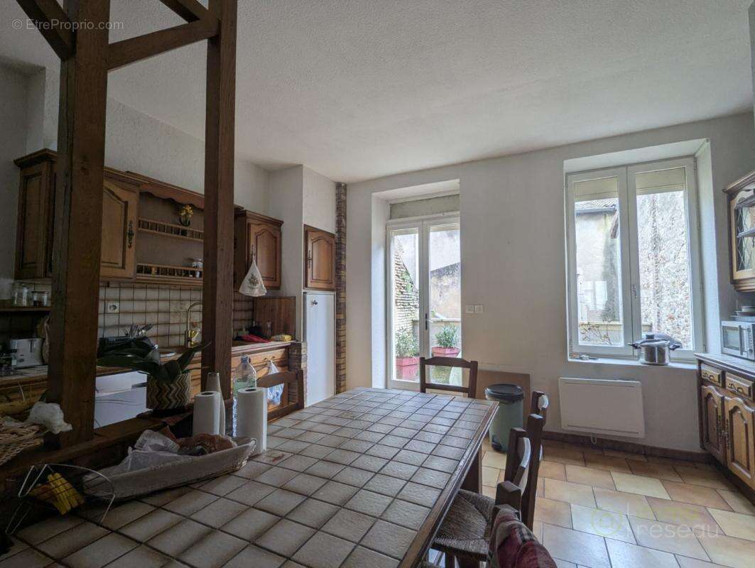 Maison à VERDUN-SUR-LE-DOUBS