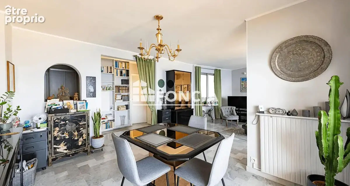 MENTON – GARAVAN  RARE OPPORTUNITÉ Appartement 2 Pièces Traversant, possibilité transformation en trois piéces Dernier Étage, Vu - photo 6