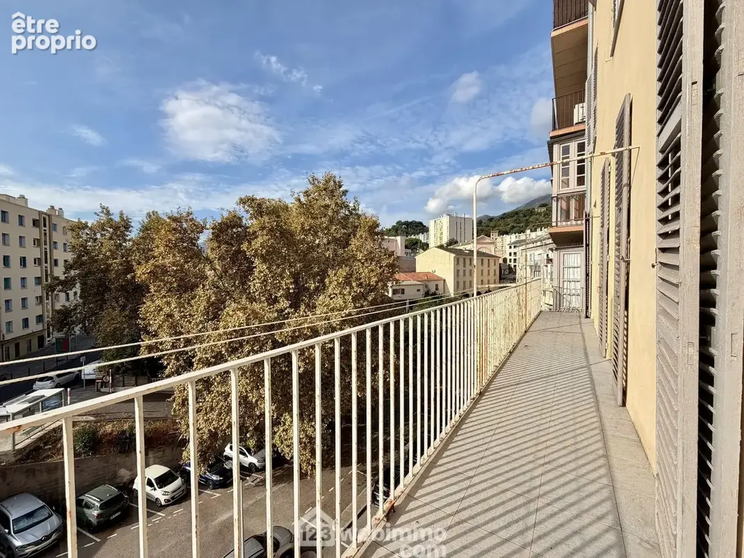 Le balcon offre également la possibilité d?installer des climatisations