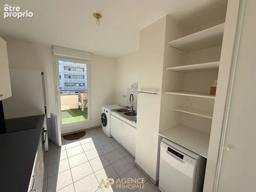 Appartement 100 m2 - 3 chambres - terrasse - dernier étage - ascenseur - garage - photo 7