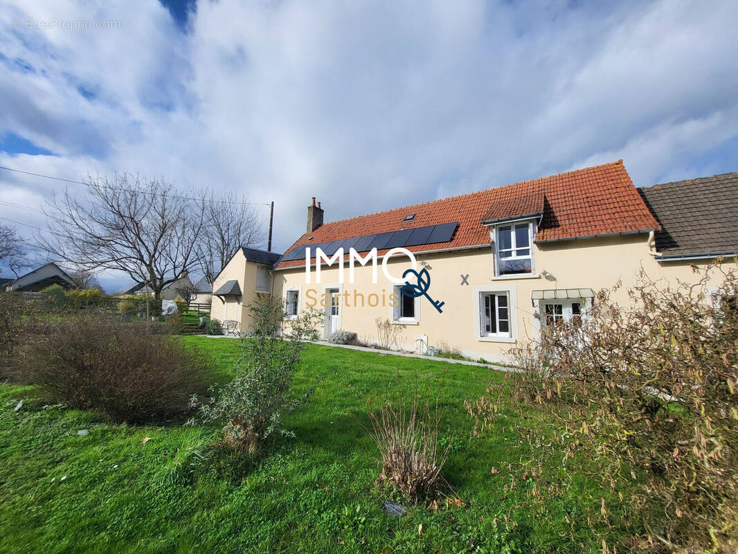 Maison à CHAHAIGNES