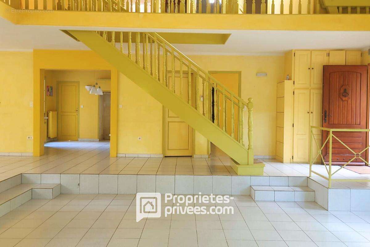 Maison à BRIIS-SOUS-FORGES