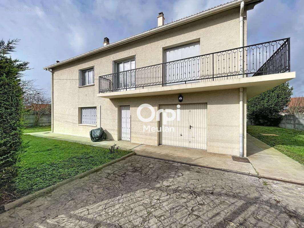 Maison à LES MUREAUX