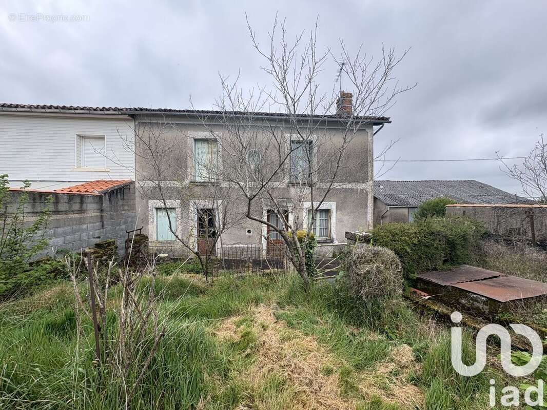 Photo 2 - Maison à VOUHE