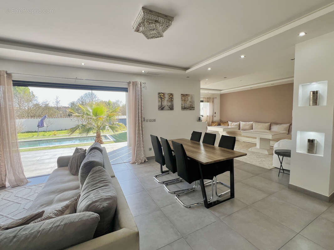 Villa contemporaine 161 m2   Piscine   Pool house   Garage   Terrain 790 m2 - photo 5