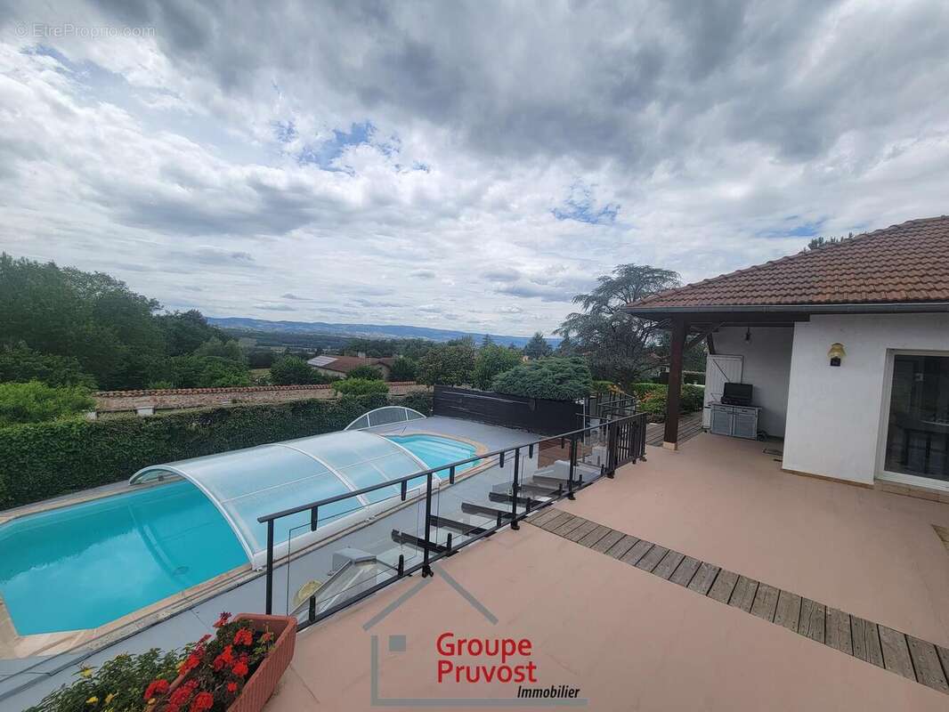 Photo 2 - Maison à SAINT-VINCENT-DE-BOISSET