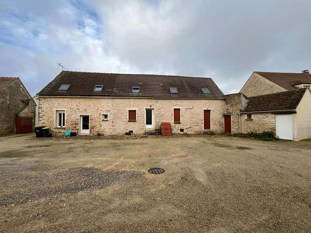 Maison à NANGEVILLE