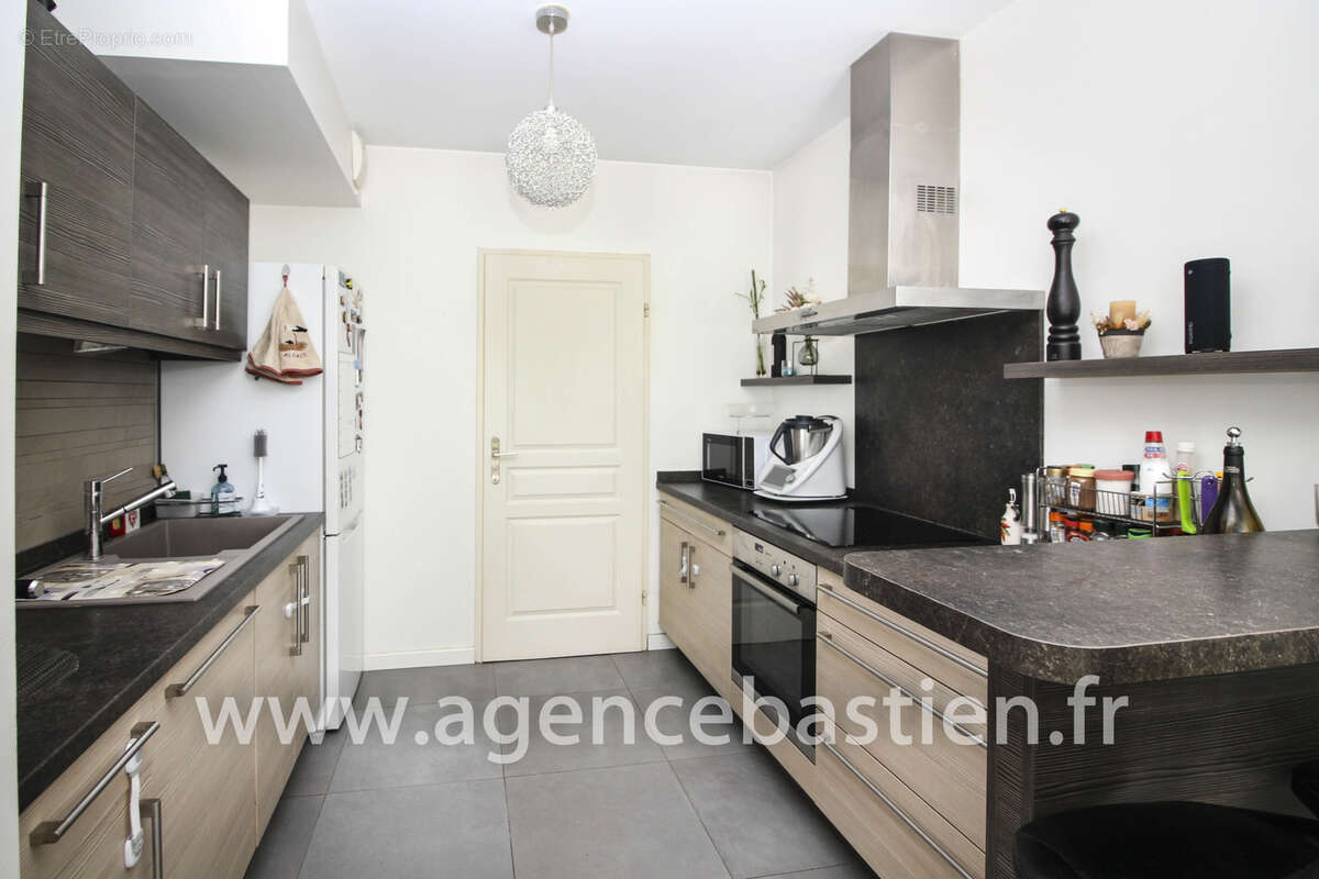 Appartement à CESSY
