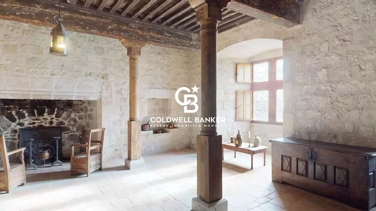 Maison à MONTAIGU-DE-QUERCY