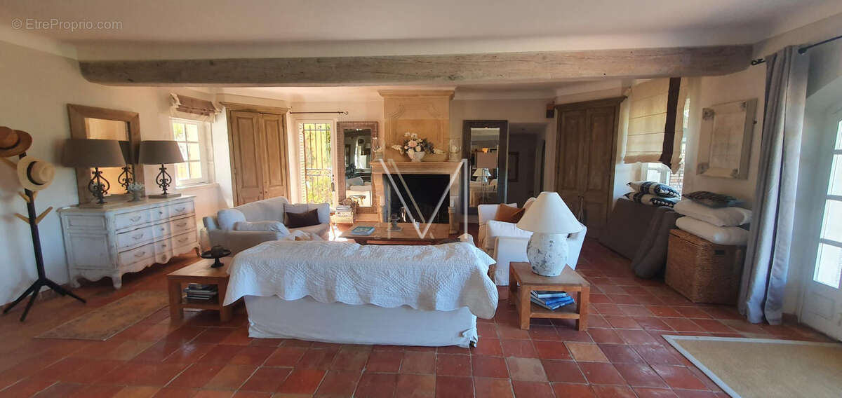Maison à PLAN-DE-LA-TOUR