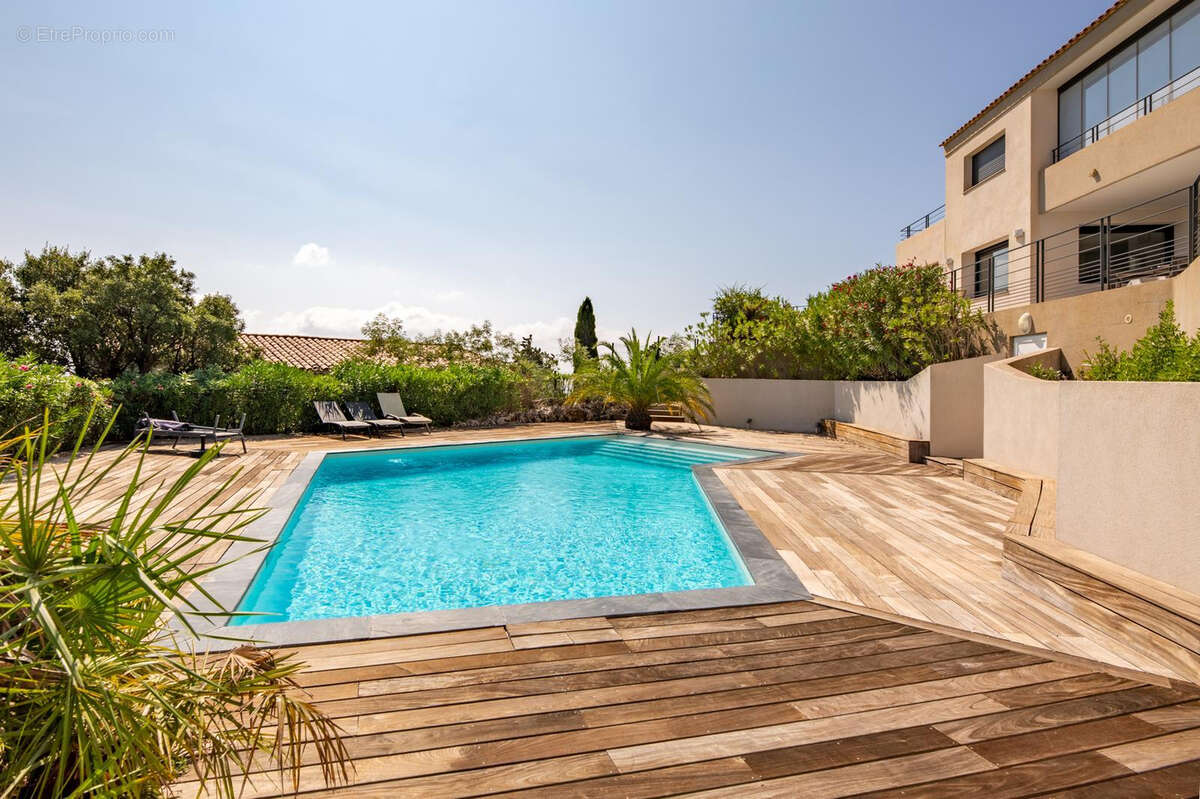 Appartement à LES ISSAMBRES