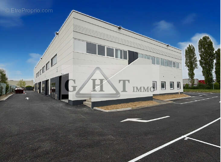 Entrepot 183 m² a vendre a fontenay tresigny - photo 3