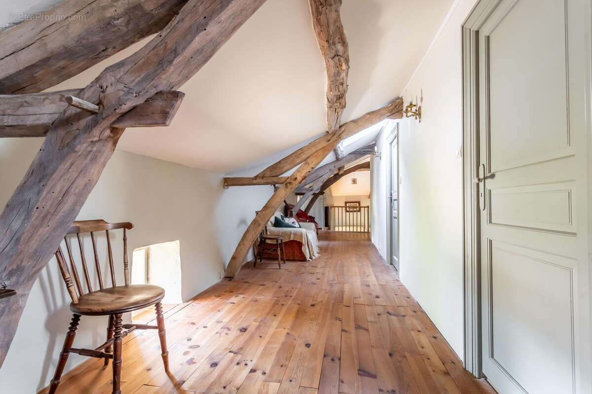 Maison de campagne avec piscine et grange - photo 31
