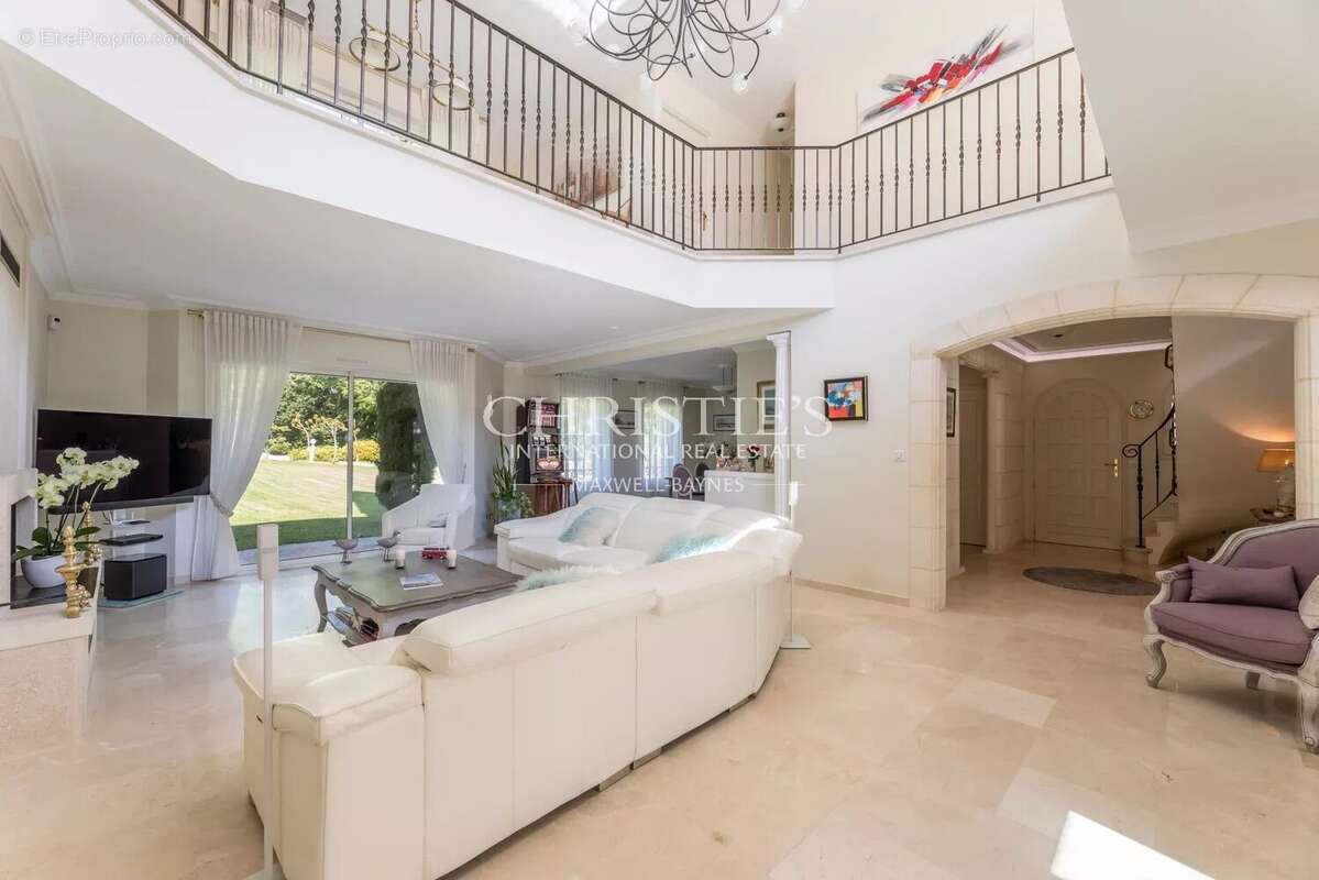 Maison à FARGUES-SAINT-HILAIRE
