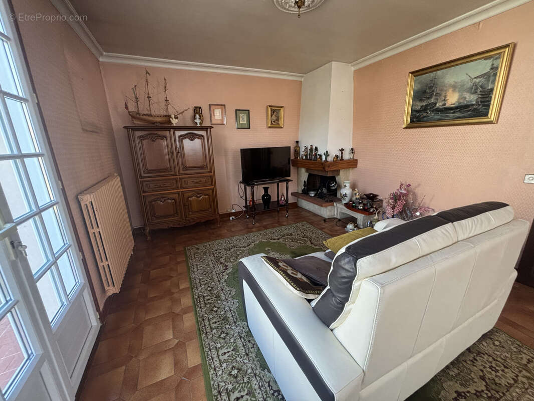 Maison à BEAUZELLE