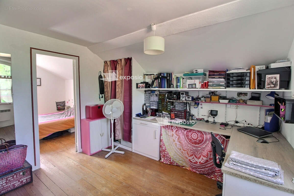 Maison à PRISSE-LA-CHARRIERE