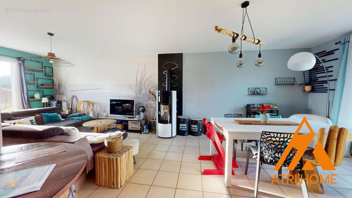 Maison à SANSAC-DE-MARMIESSE