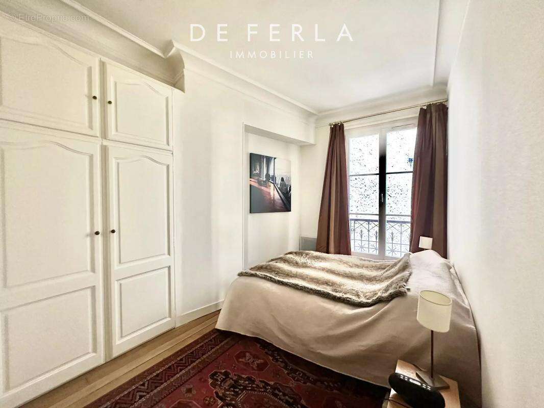 Appartement à PARIS-7E
