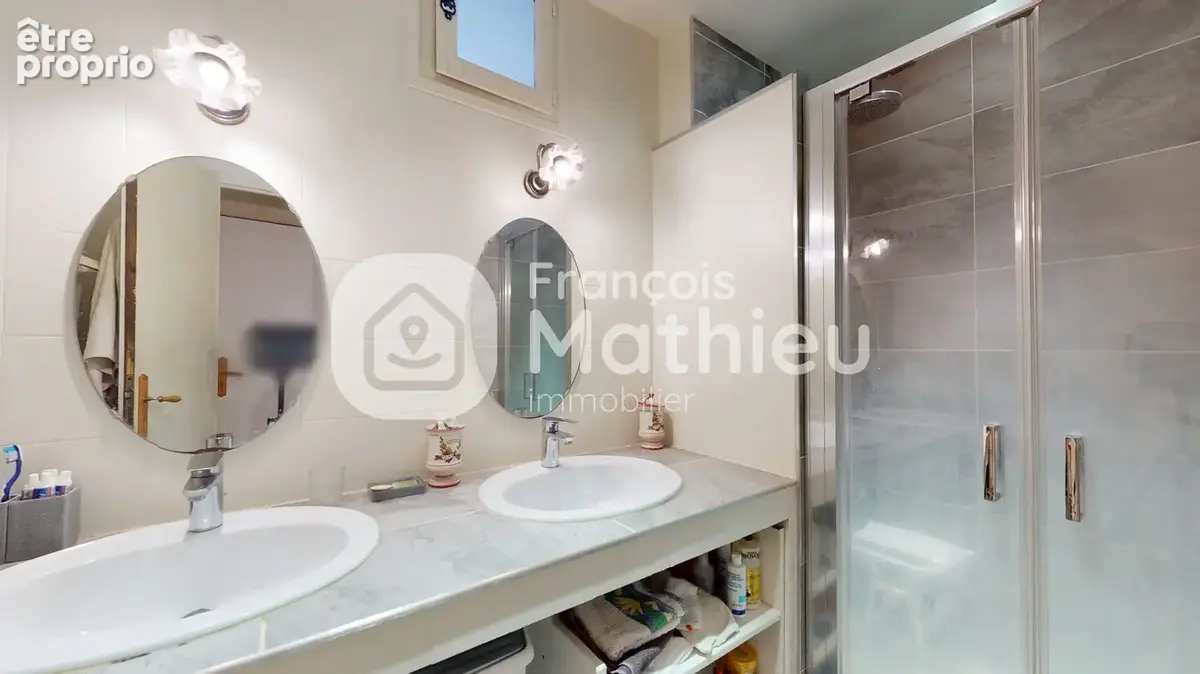 Secteur Saint-André-de-Corcy - Maison de plain-pied 5 pièces 130 m2 hab - 3 Chambres - Double garage et terrai - photo 10