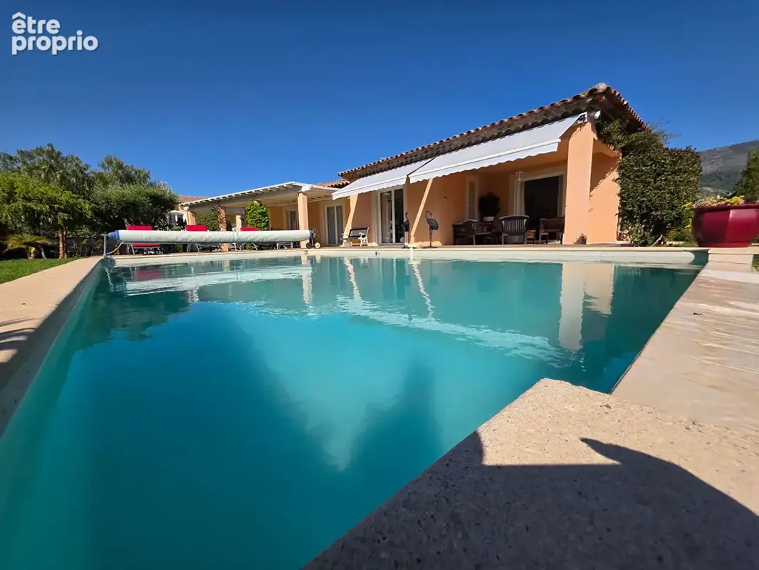 Superbe Villa De plain pieds , avec piscine, jardin stationnements dans quartier résidentiel Des Plans - photo 8