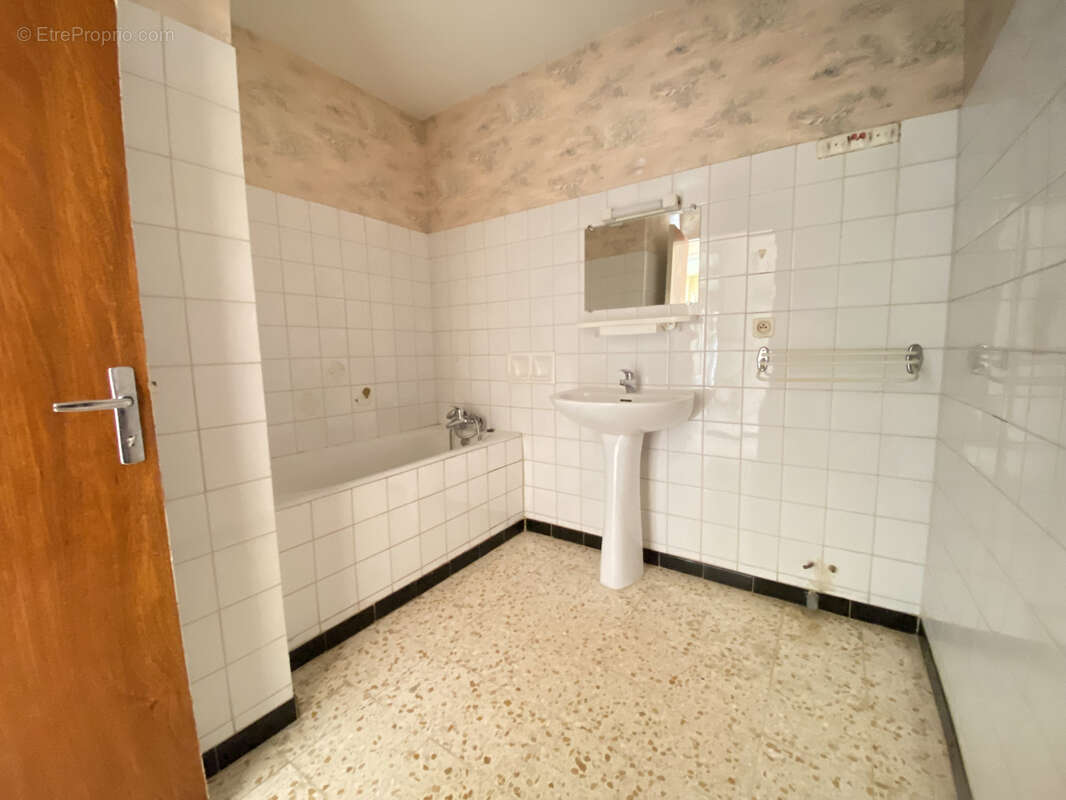 Appartement à SAINT-PRIVAT-DES-VIEUX