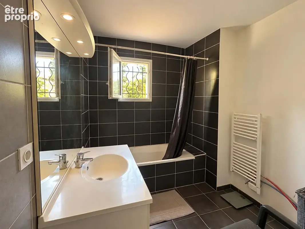 Villa 2012 - 113 m² - 4 chambres - Piscine - DPE B - photo 9