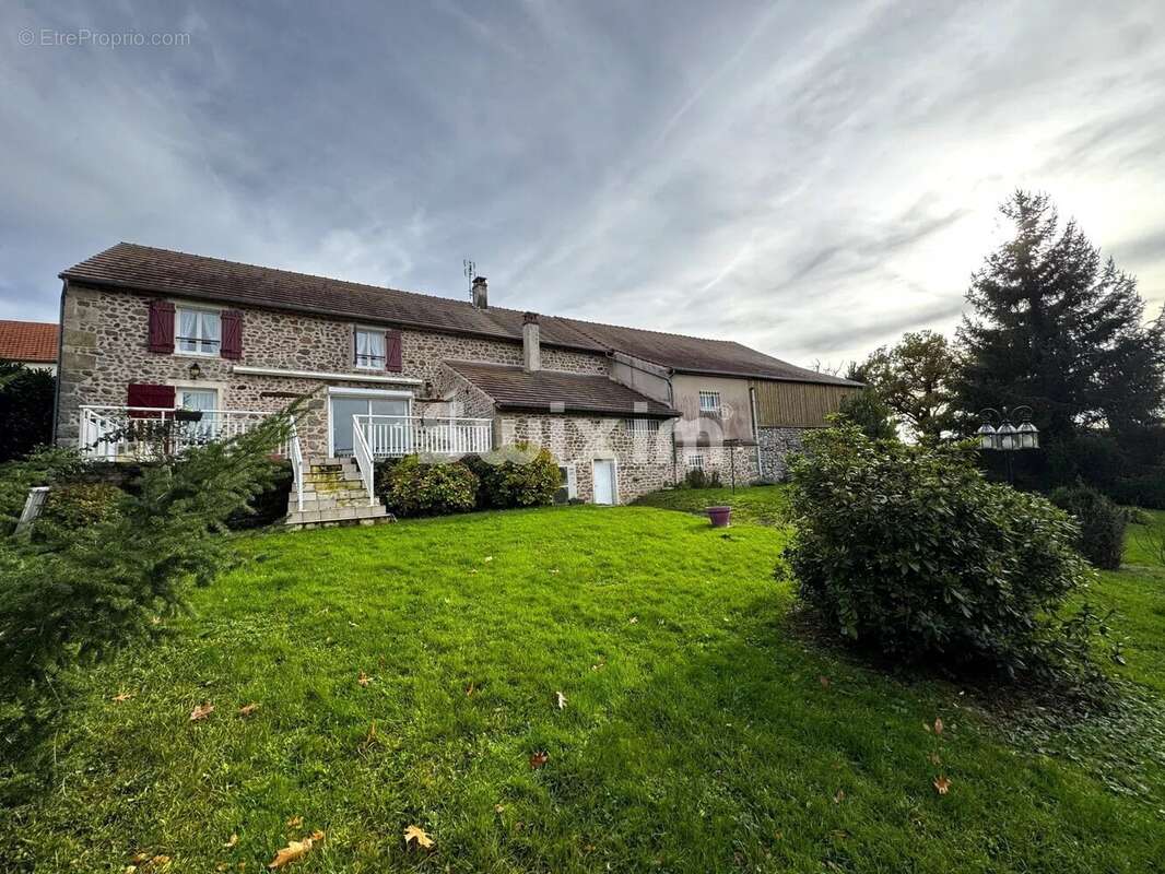 Maison à AVALLON