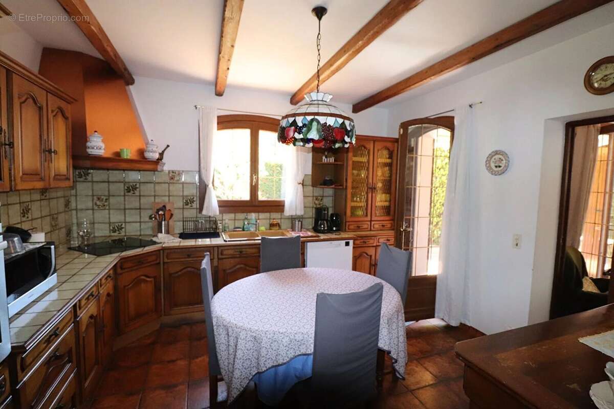 Maison à SAINT-CYR-SUR-MER