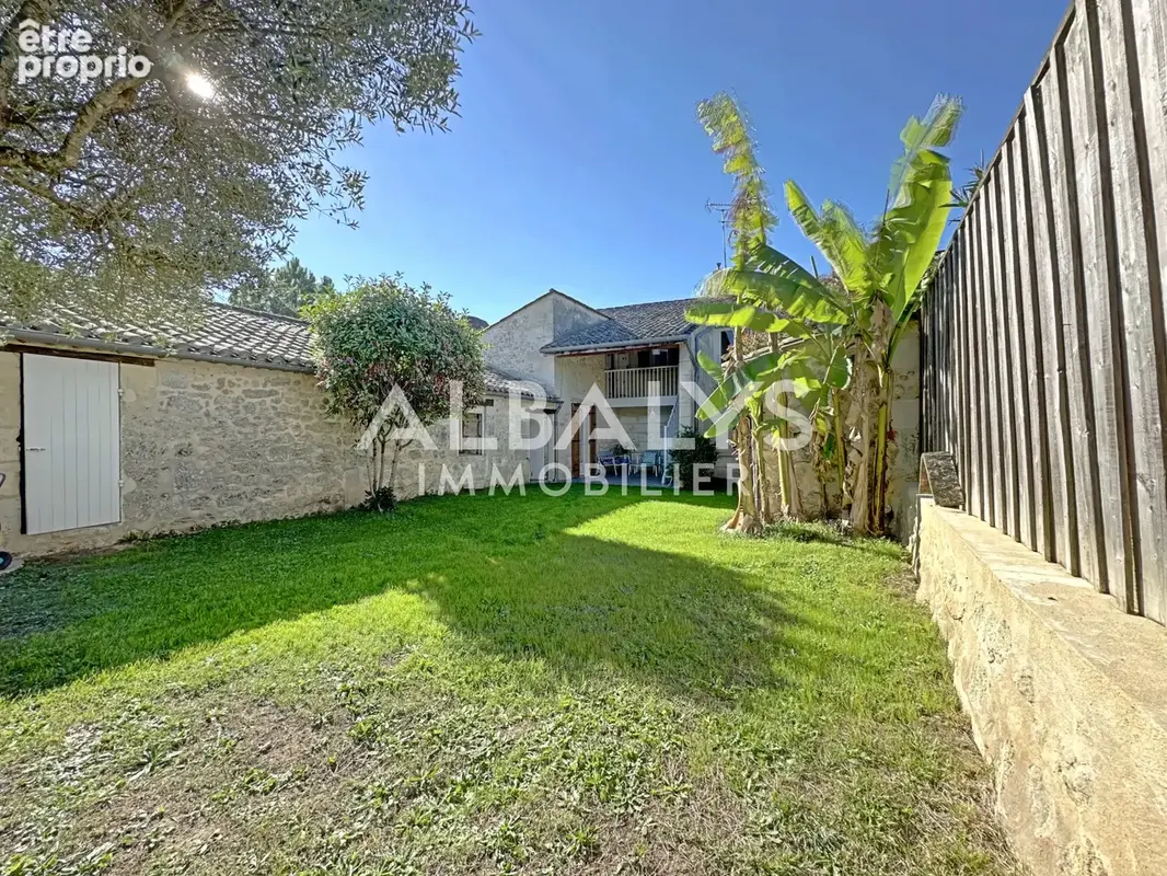 Maison en pierre - 4 chambres - double garage - piscine - 208m2 - Génissac - photo 2