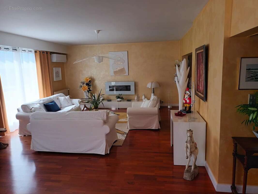 Appartement à MONTCEAU-LES-MINES