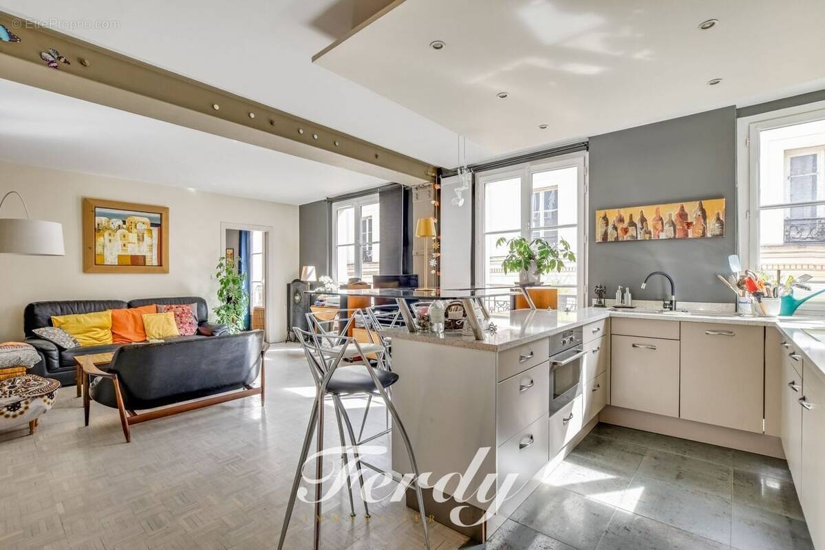 Appartement à PARIS-3E