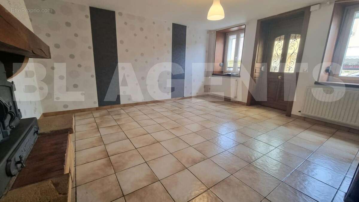 14ea2ff0-fbc8-47ef-bd89-92d53ac00913 - Maison à FRANCHEVAL