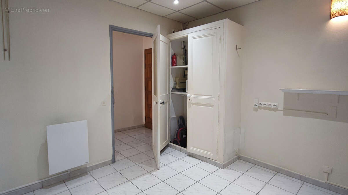 CANNES centre RDC appartement 48 m2 avec cave - photo 3