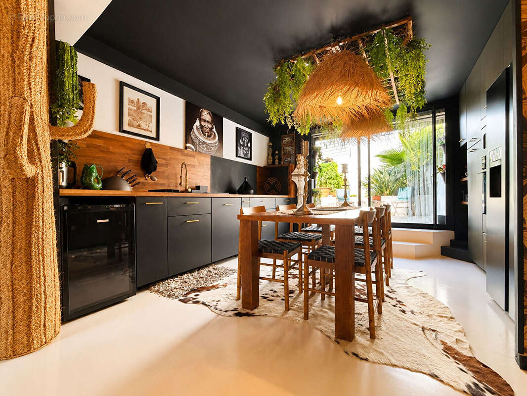 BIEN D'EXCEPTION !!!! T3/4 avec jardin et parkings - photo 3