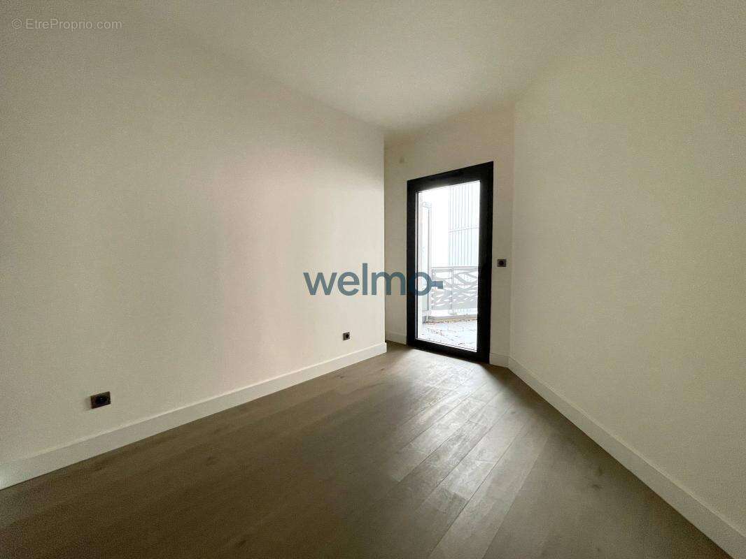 Appartement à PARIS-14E