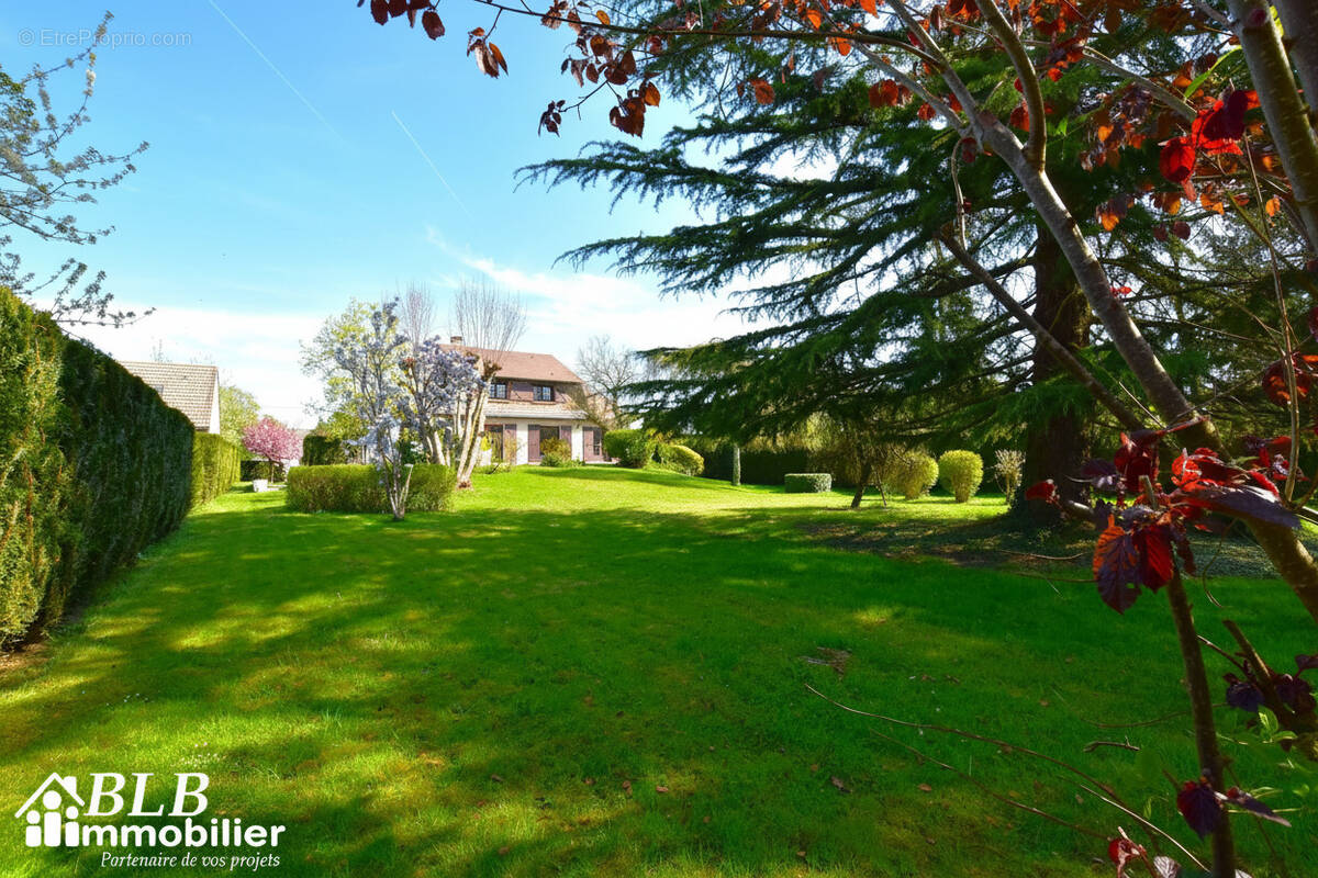 Maison à LEVIS-SAINT-NOM