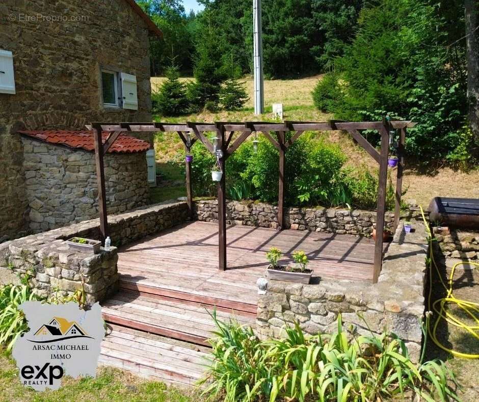 Maison à VERNET-LA-VARENNE