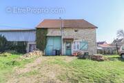 Maison à MONTIGNY-MORNAY-VILLENEUVE-SUR-VINGEANNE