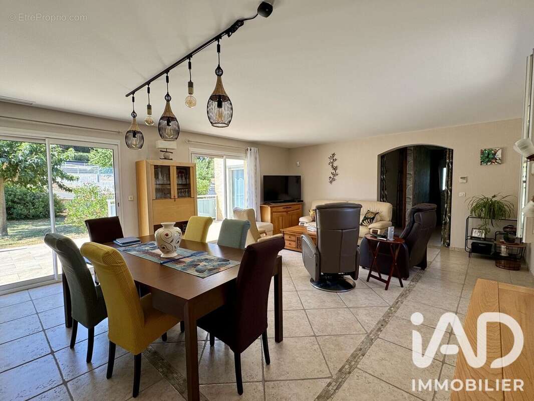 Maison 127 m² à Regat  - photo 6