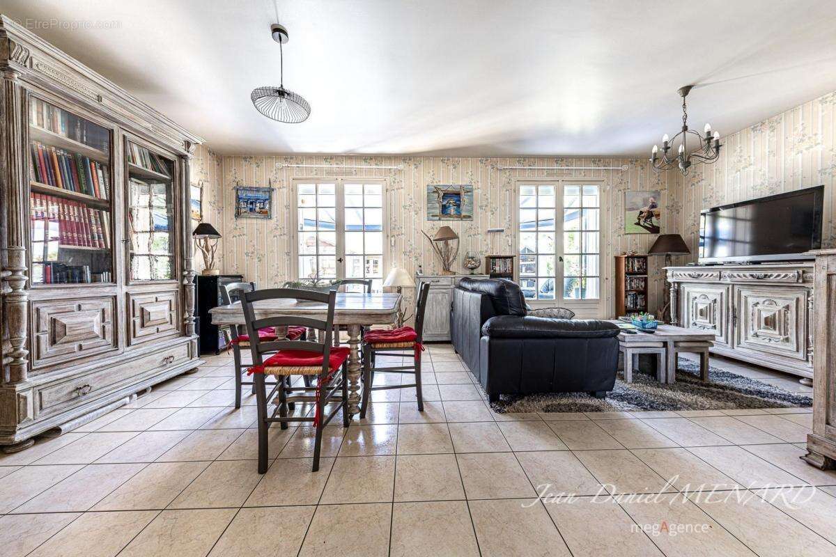 Maison à LE VIVIER-SUR-MER