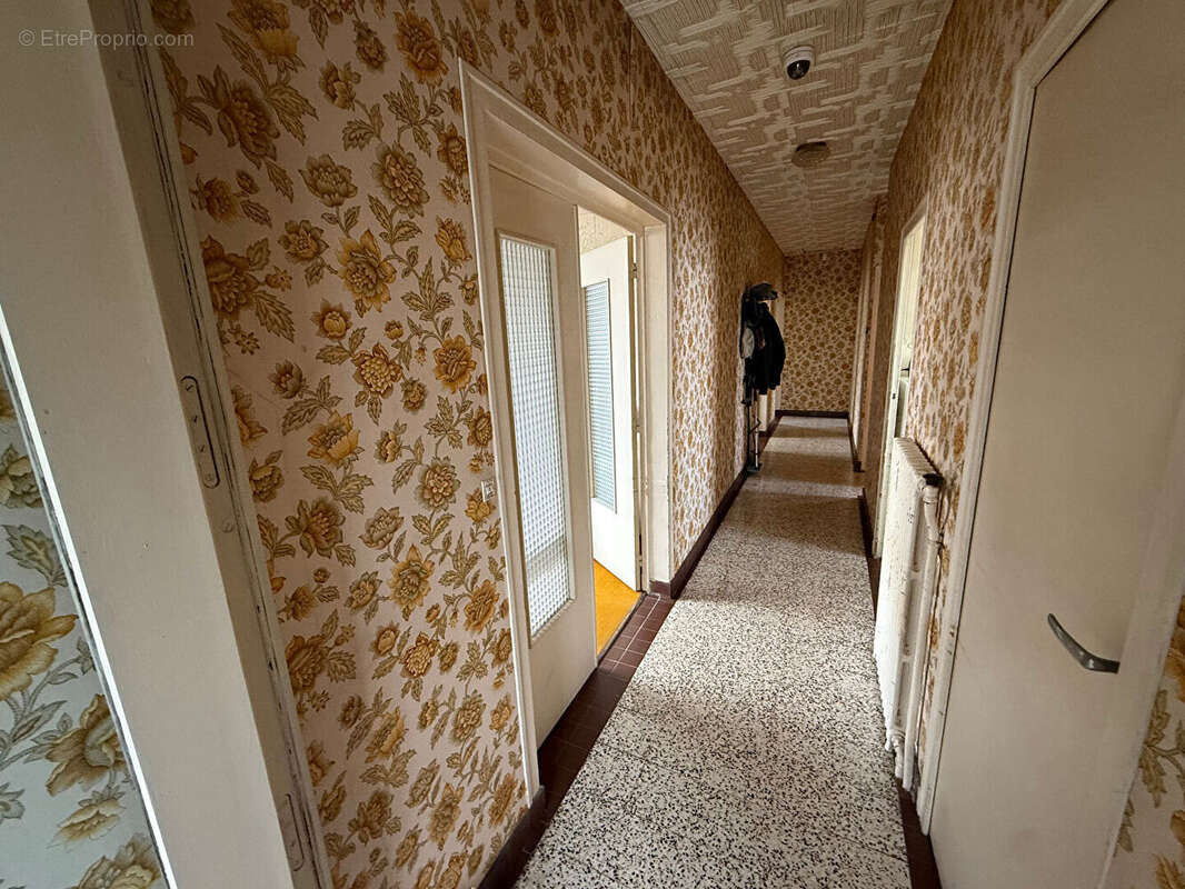 Maison à SAINT-JEAN-DE-BRAYE