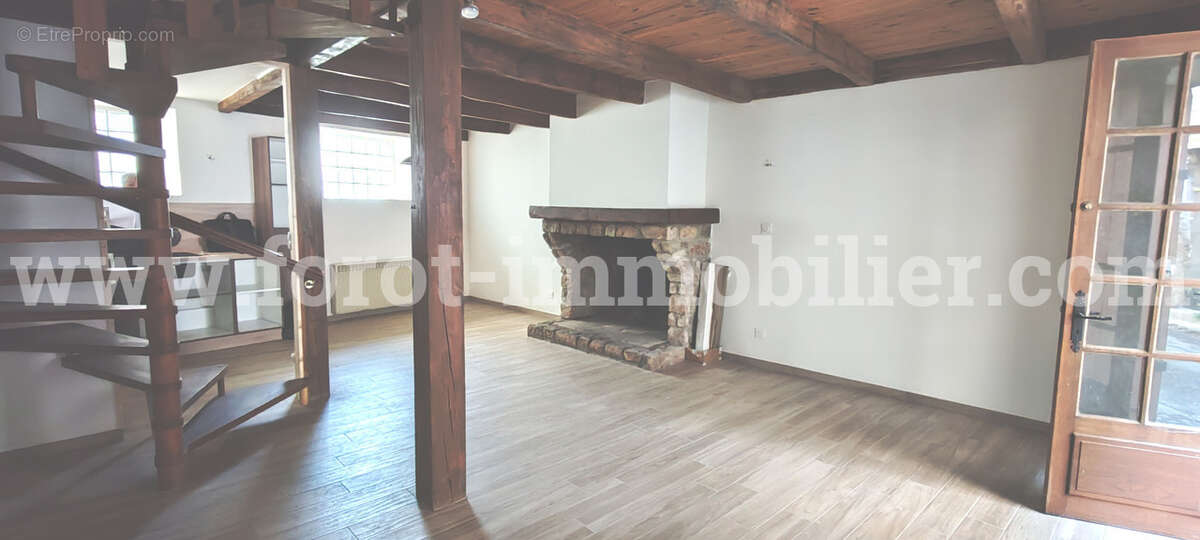 Maison à GILHOC-SUR-ORMEZE