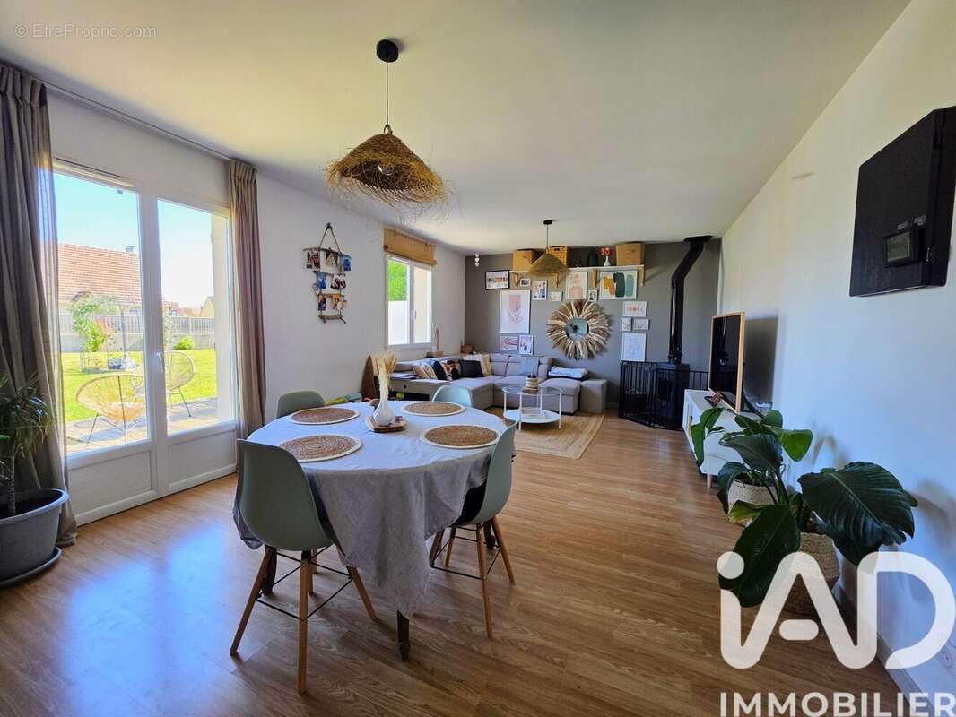 Photo 4 - Maison à MONDONVILLE-SAINT-JEAN