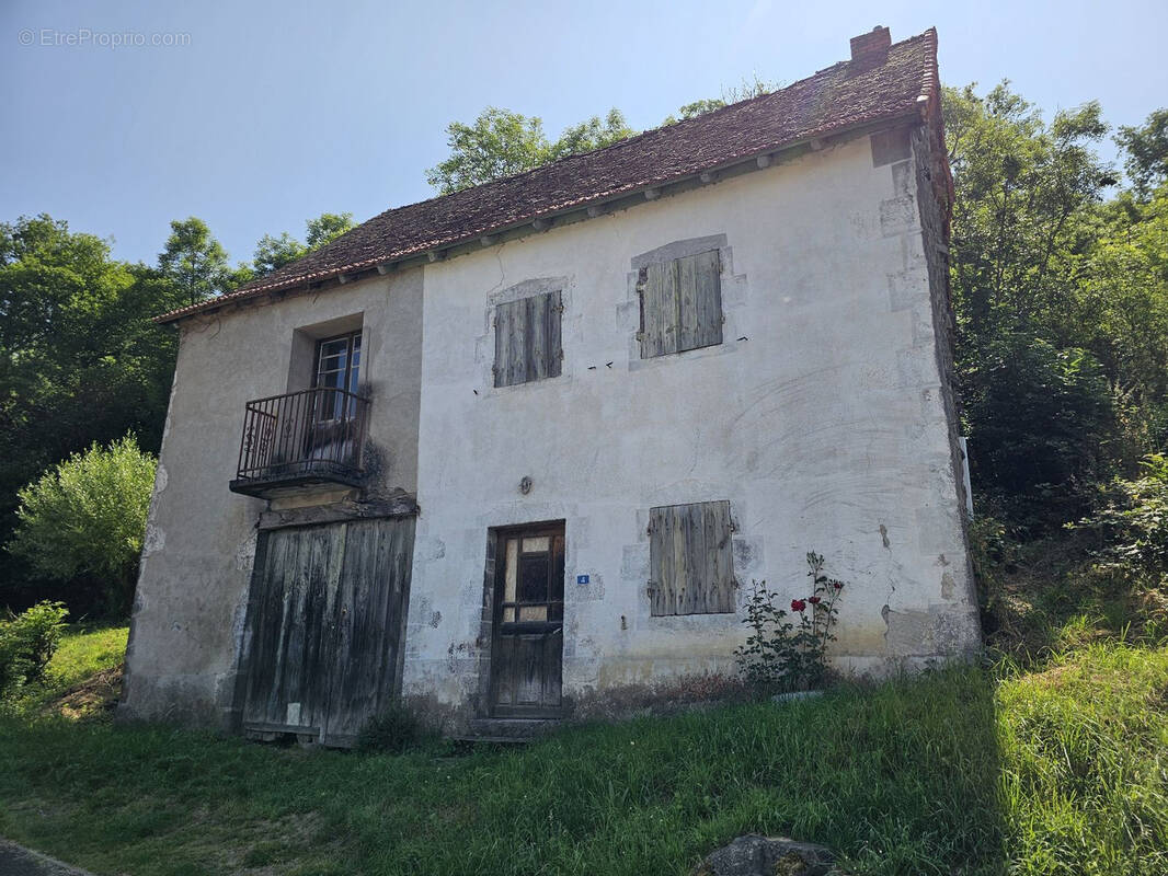Maison à PONTAUMUR