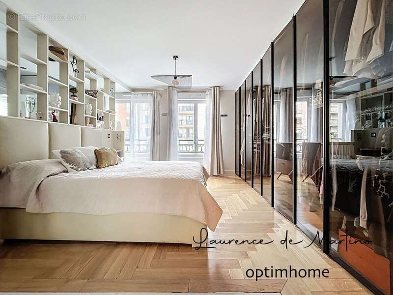 Appartement à LA GARENNE-COLOMBES